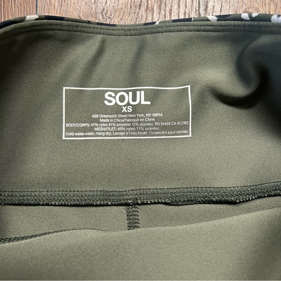 SOUL by soulcycle, leopard camo leggings
SZ XS - Picture 10 of 11